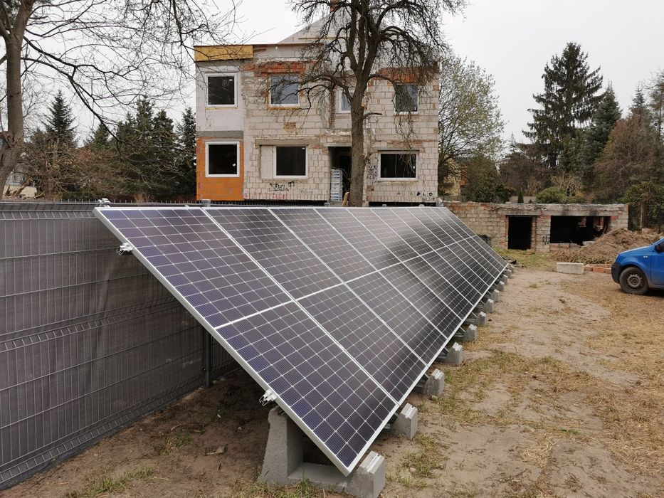 Kompletna konstrukcja betonowa-stalowa pod panele fotowoltaiczne