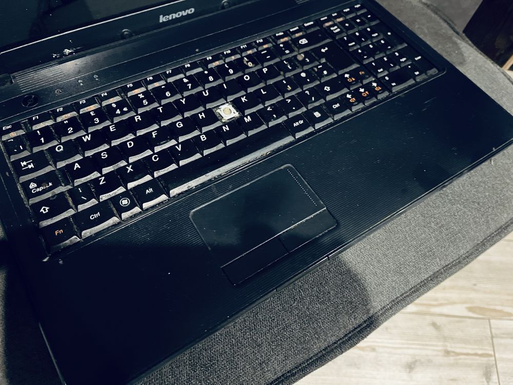 Laptop lenovo g560