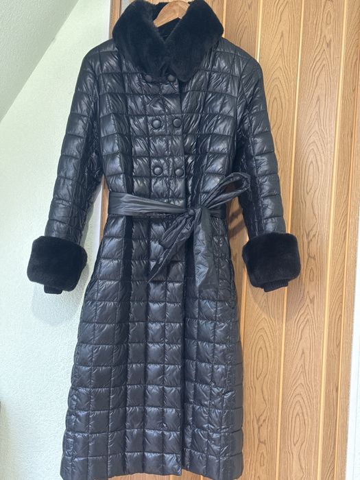 Плащ зимовий на синтепоні з натуральним хутром  мутона
