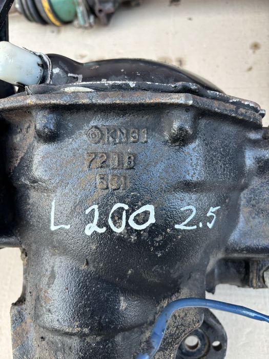 Передній міст Mitsubishi L200 2.5td Suzuki Grand Vitara 2.5 V6 бензин