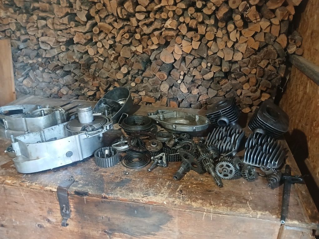 Продам 2 розібрані мотоцикли іж