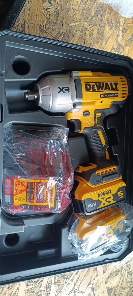 Klucz udarowy DeWalt dcf 900p2 ,2025