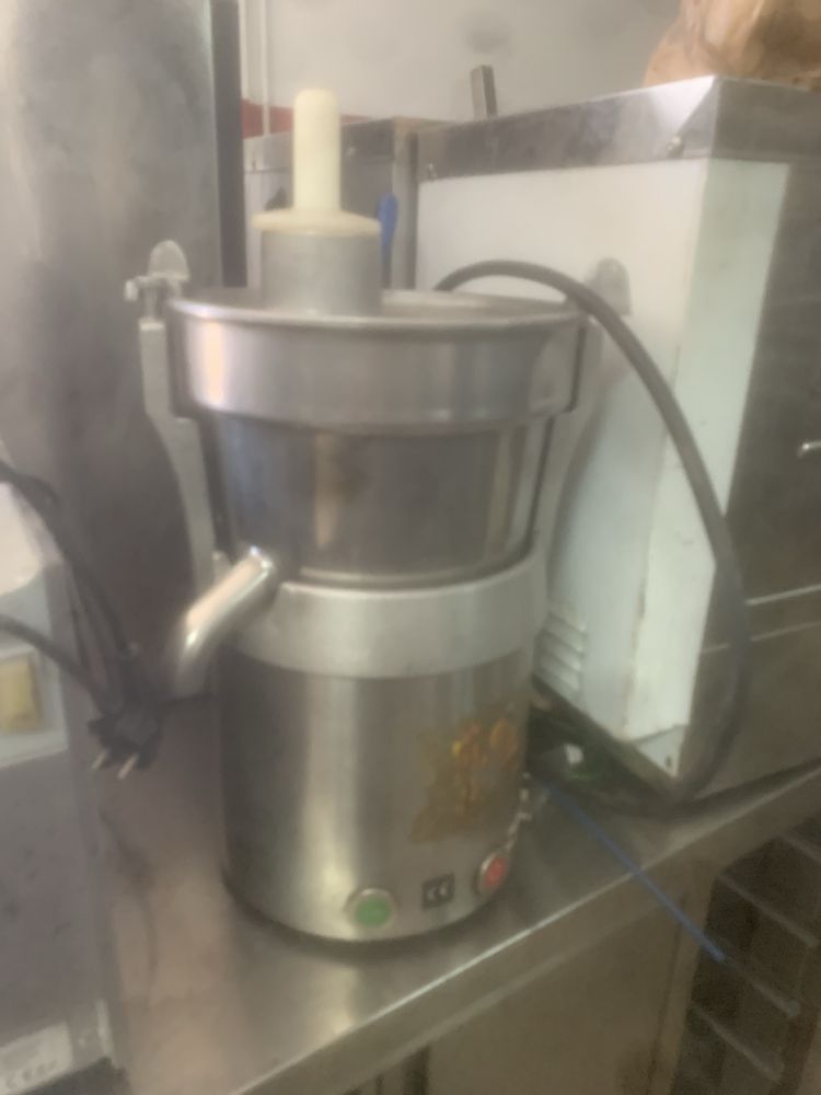 Equipamento hoteleiro , fritadeira , maquina de descascar batatas
