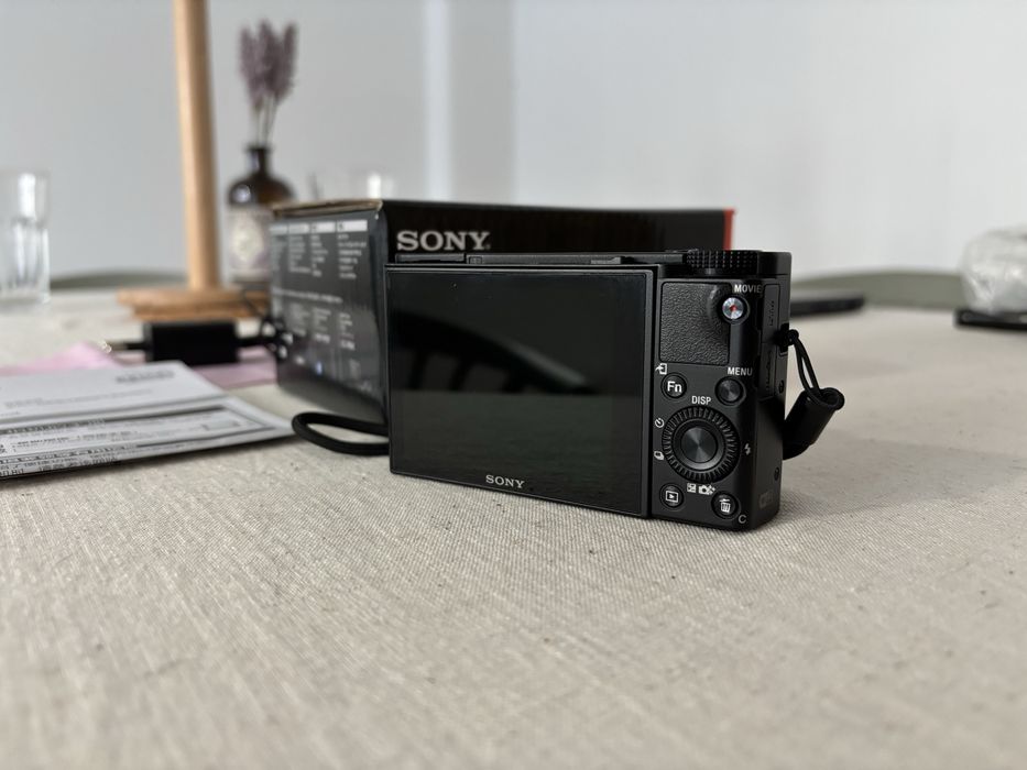 Máquina Fotográfica Compacta Sony Cyber-shot DSC-RX100 Mark V