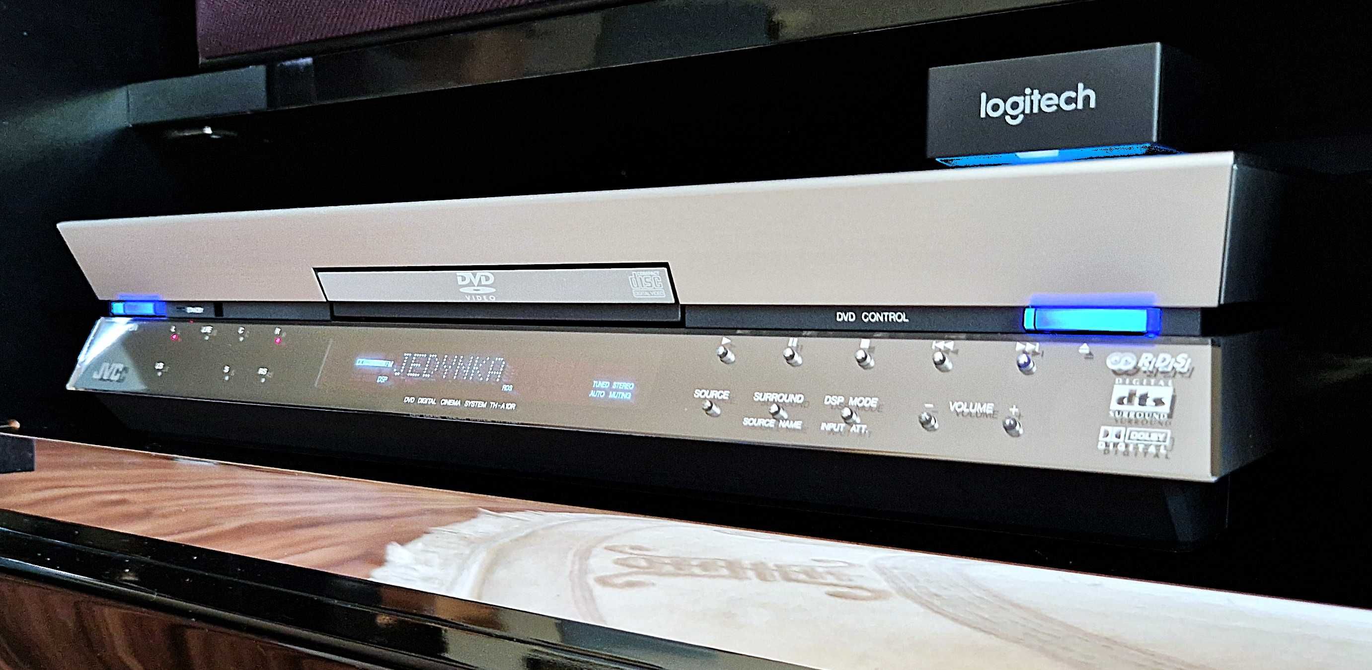 Zestaw kina domowego JVC DVD Surround TH-A10R