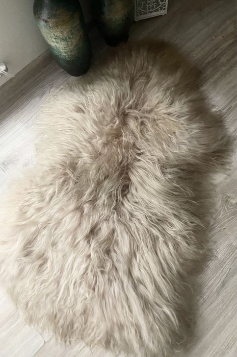 Skóra owcza islandzka długi włos beż/róż duża