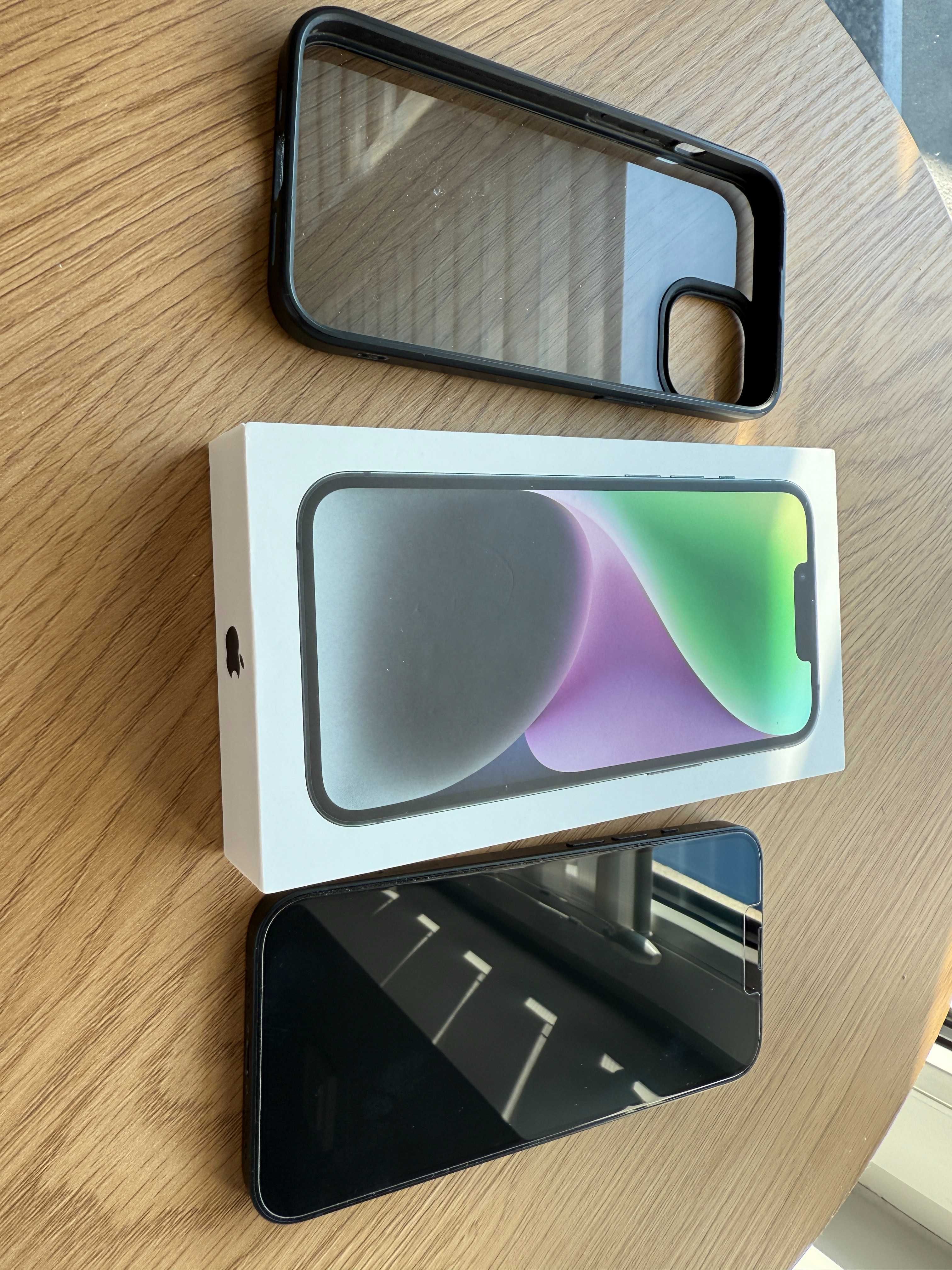 iPhone 14 128GB + Etui Spigen