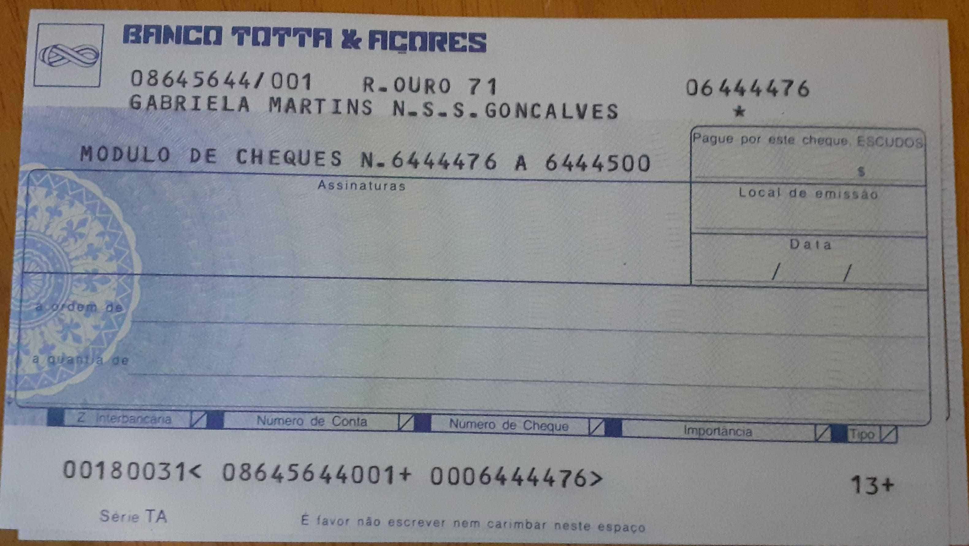 varios cheques  de bancos tenho muitos de bancos diferentes