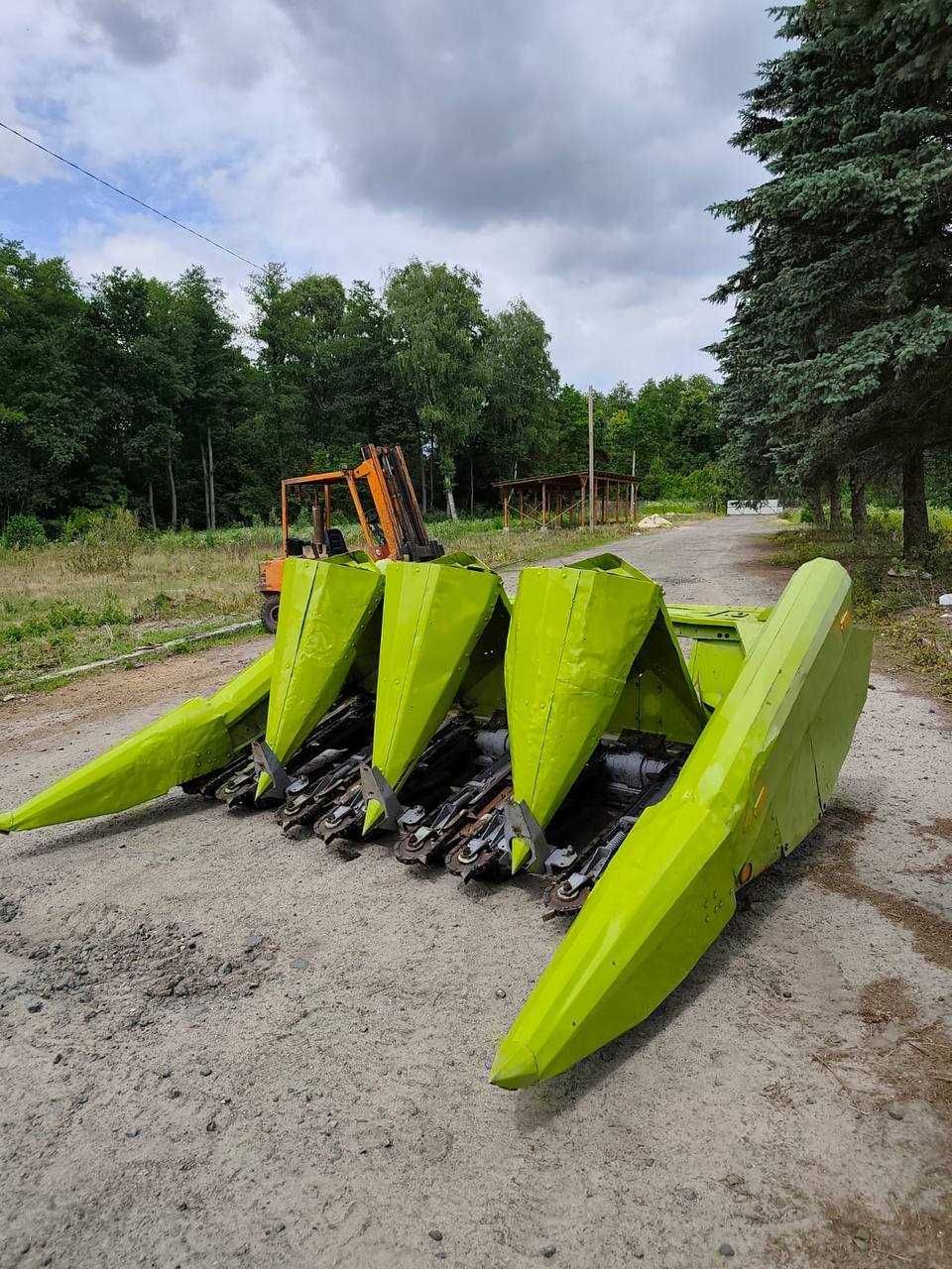 Жатка Claas 4 рядна для кукурузи з подрібнювачем