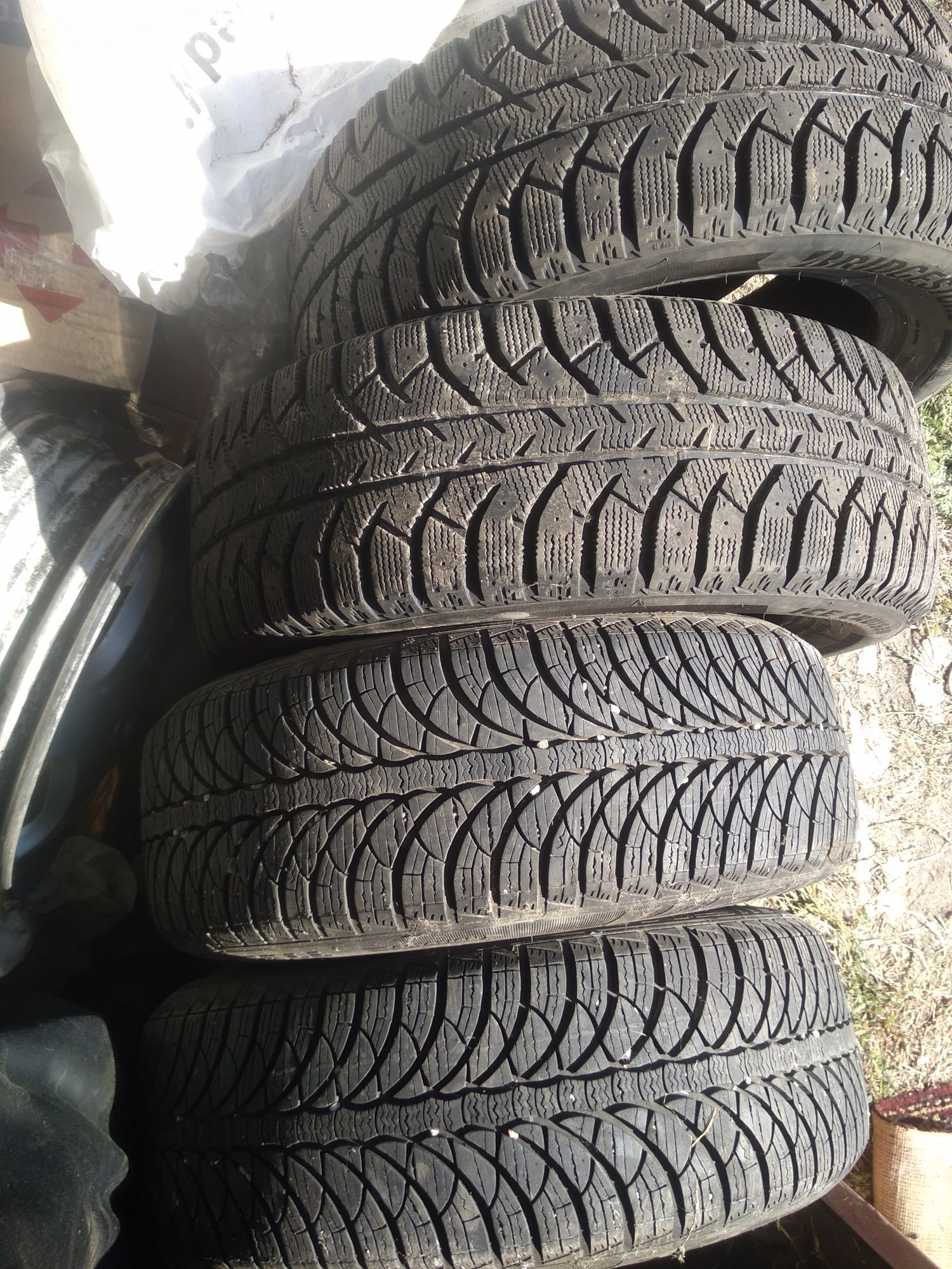 Продам зимние шины 195/60/15 BRIDGESTONE и 185/55/15 FULDA