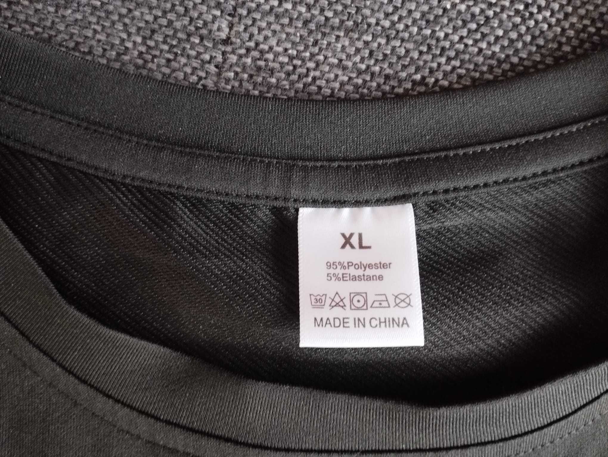 Czarna meska podkoszulka z nadrukiem rozm XL