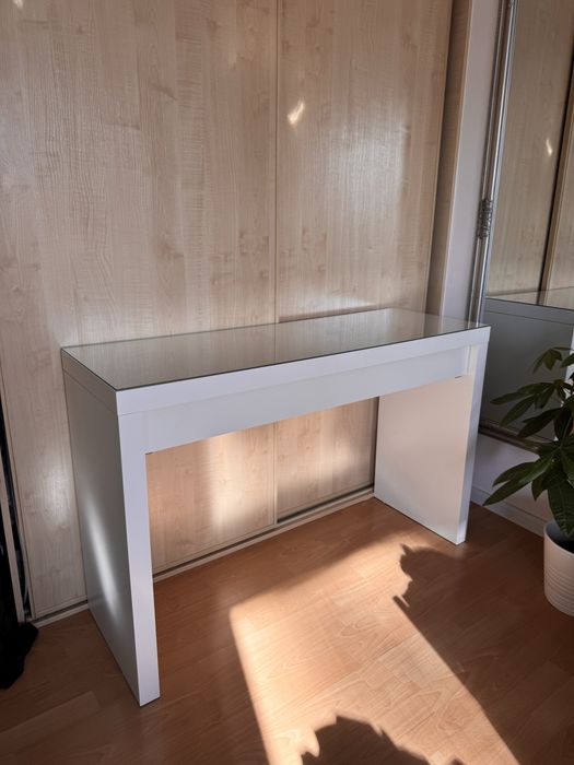 Toaletka biała białe biurko ikea malm