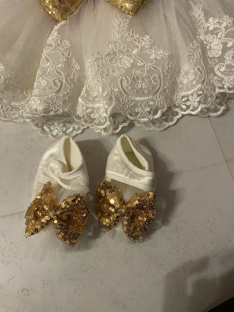 Ubranie do chrztu sukienka