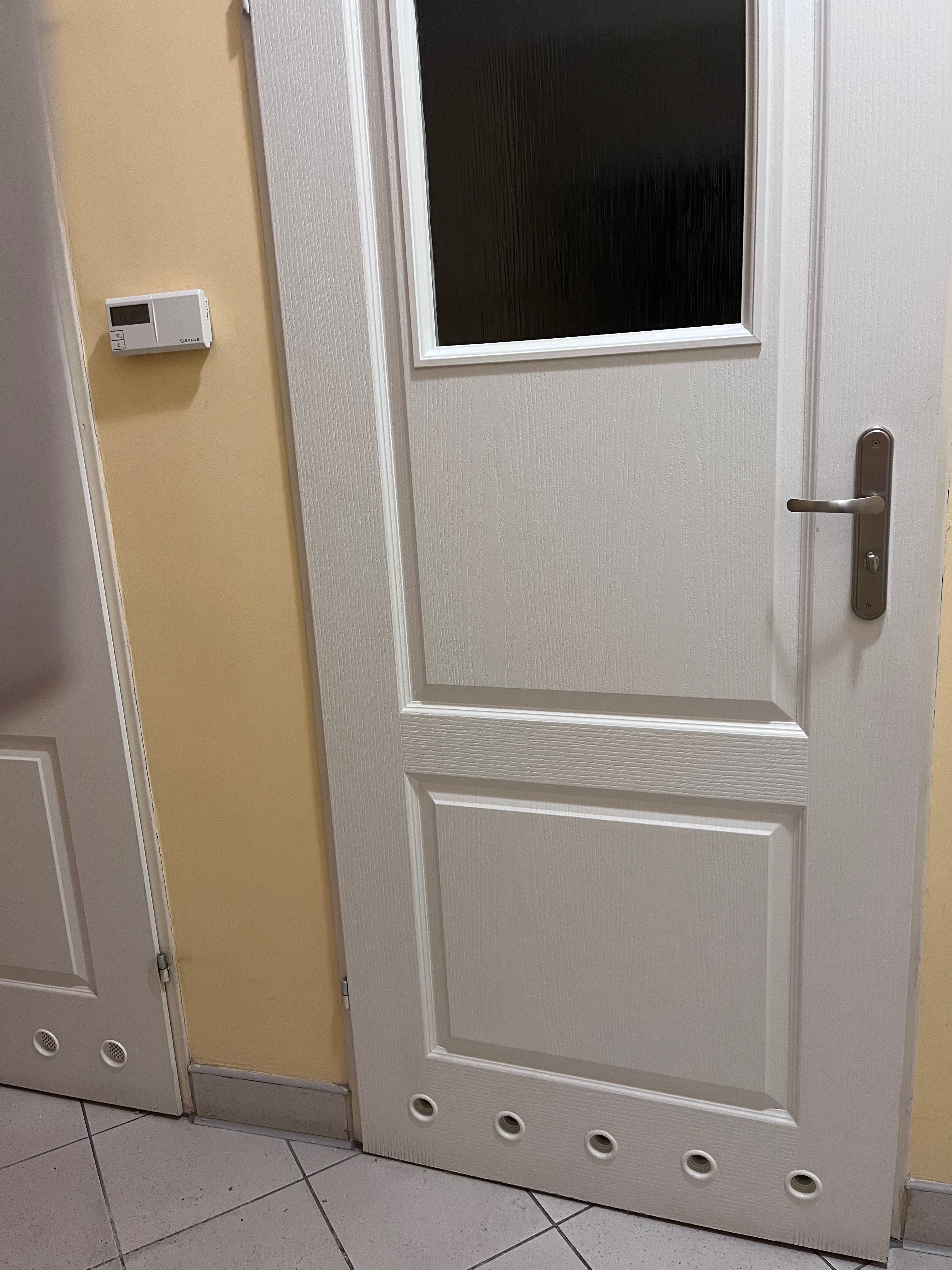 Drzwi wewnętrzne, 90 cm stan bardzo dobry