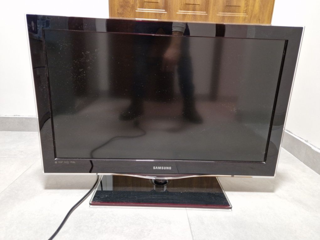 Telewizor Samsung LE32C650L1W 32" (cale)  jak nowy!