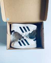 Białe buty Superstar Adidas r. 21 dla dzieci