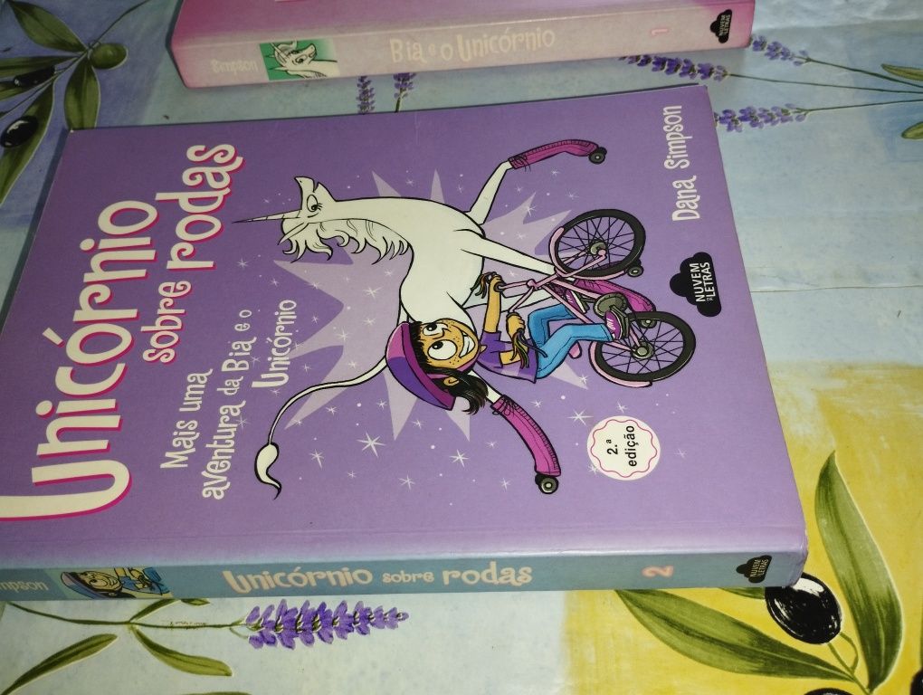 Livro Unicórnio sobre rodas