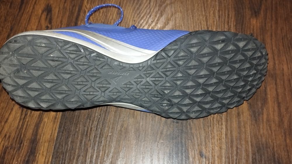 Підліткове спортивне взуття