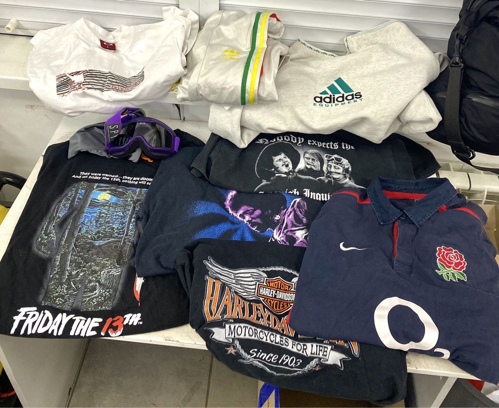 Поставка вещей обуви окли кофта адик куртка adidas equipment