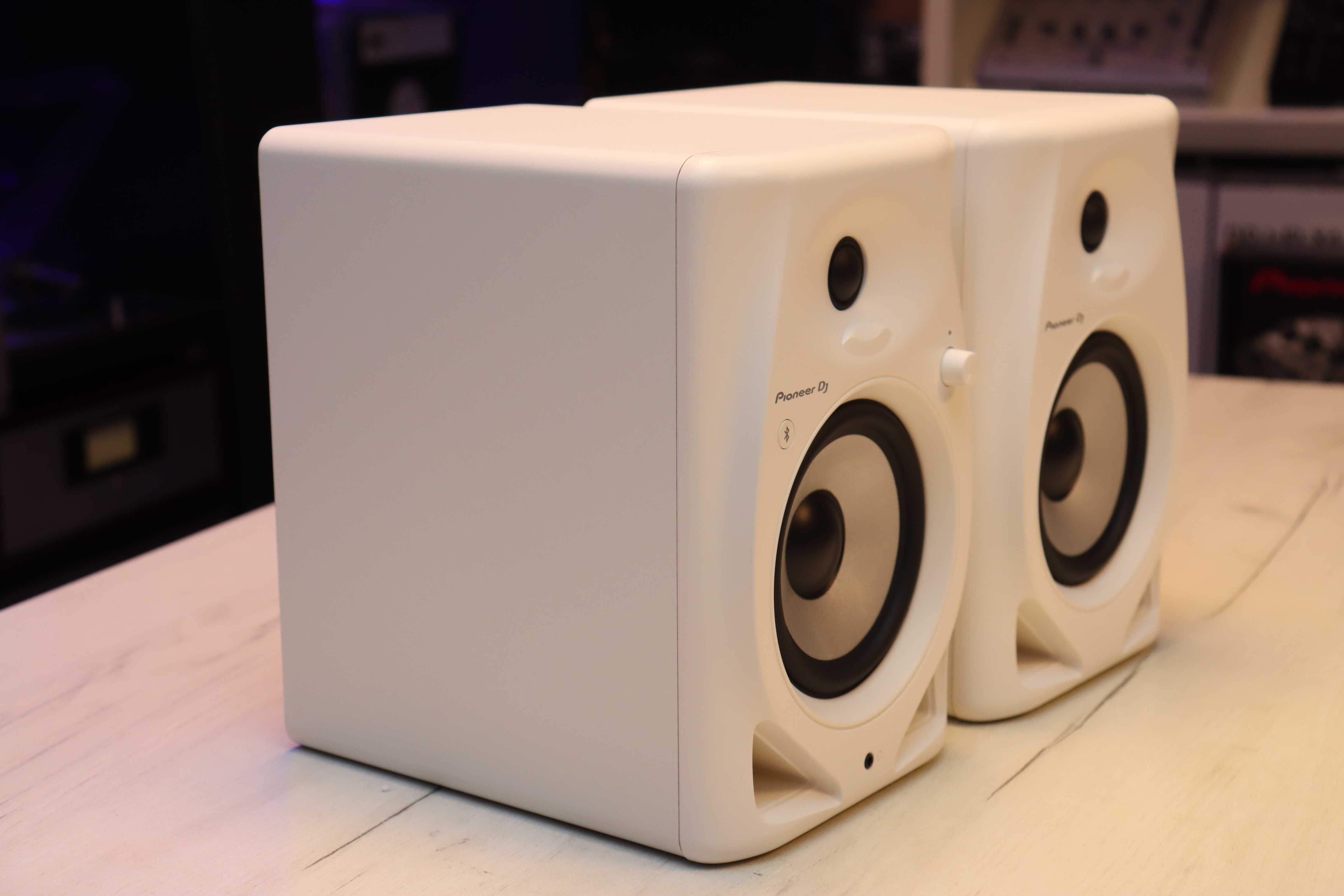 Pioneer DJ DM-50D-BT-W (białe) [para] monitory odsłuchowe