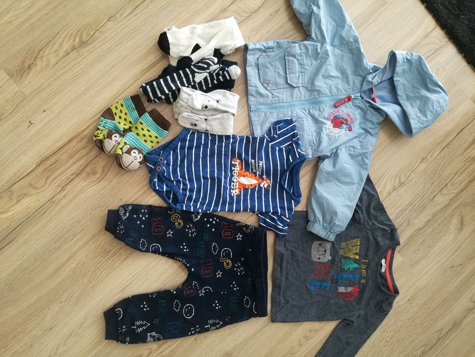 Zestaw 74/80 dla chłopca kurtka Spiderman, spodnie, koszulka, body