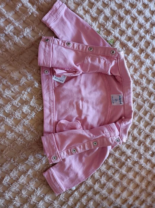 Roupa de bebé em bom estado