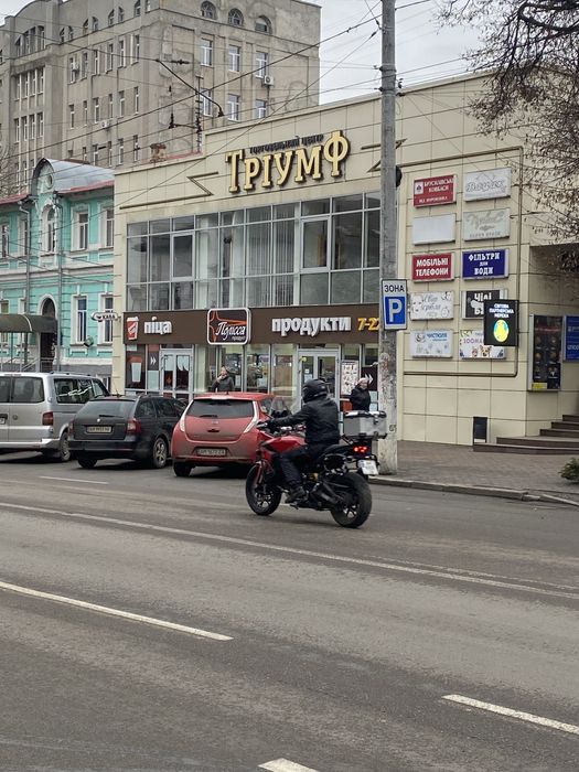 Здаю в оренду торгове приміщення у Торгівельному центрі Триуф  27кв.м