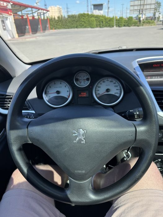 Peugeot 207 SW 1.4 бензин