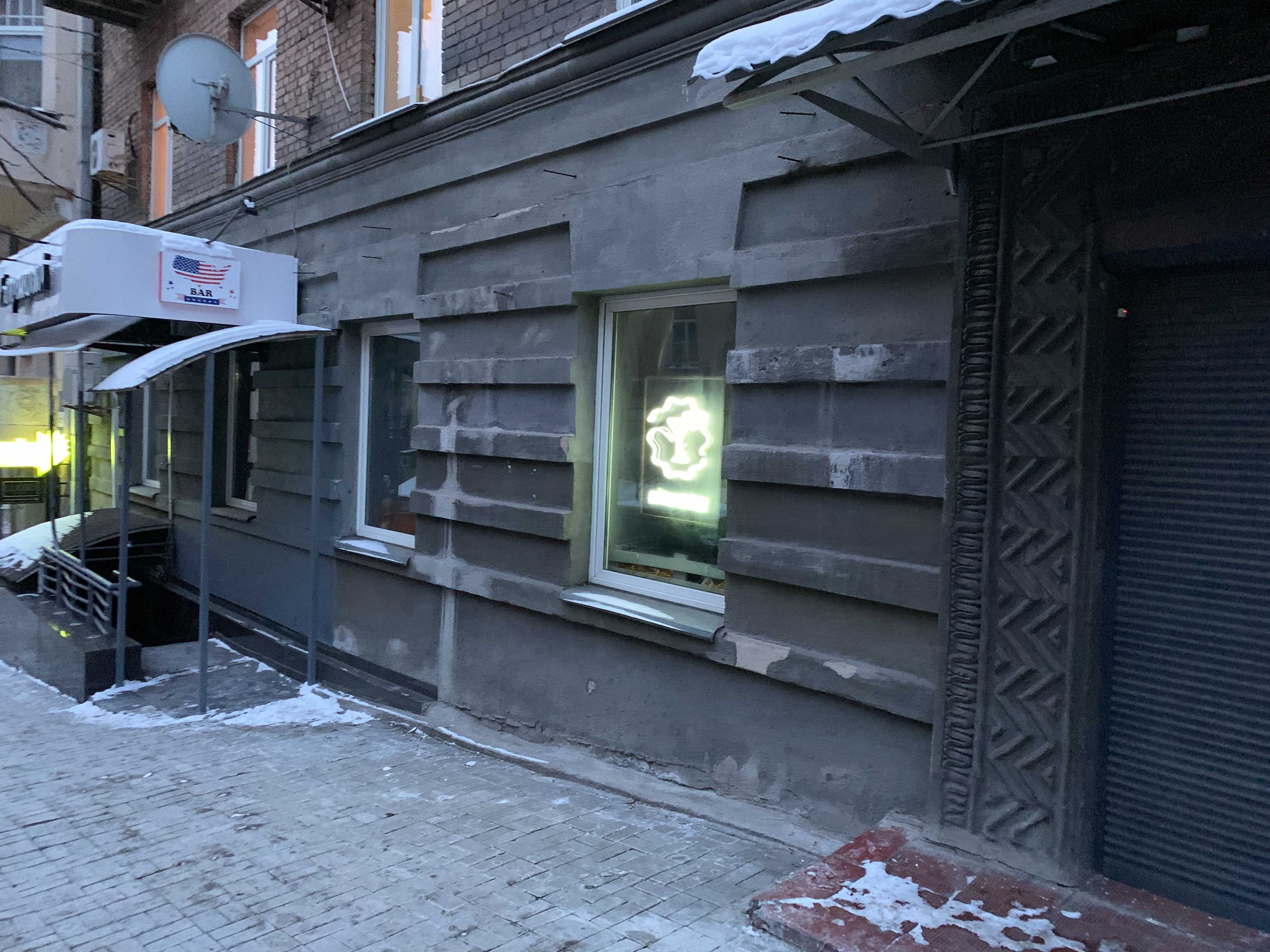 Фасадне приміщення біля Майдану Незалежності