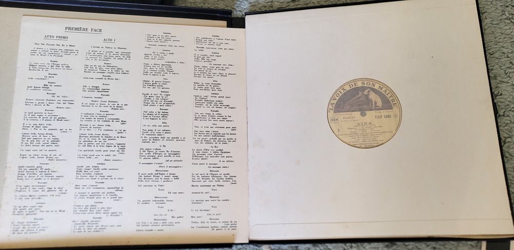 Caixa vários LPs Aida Verdi