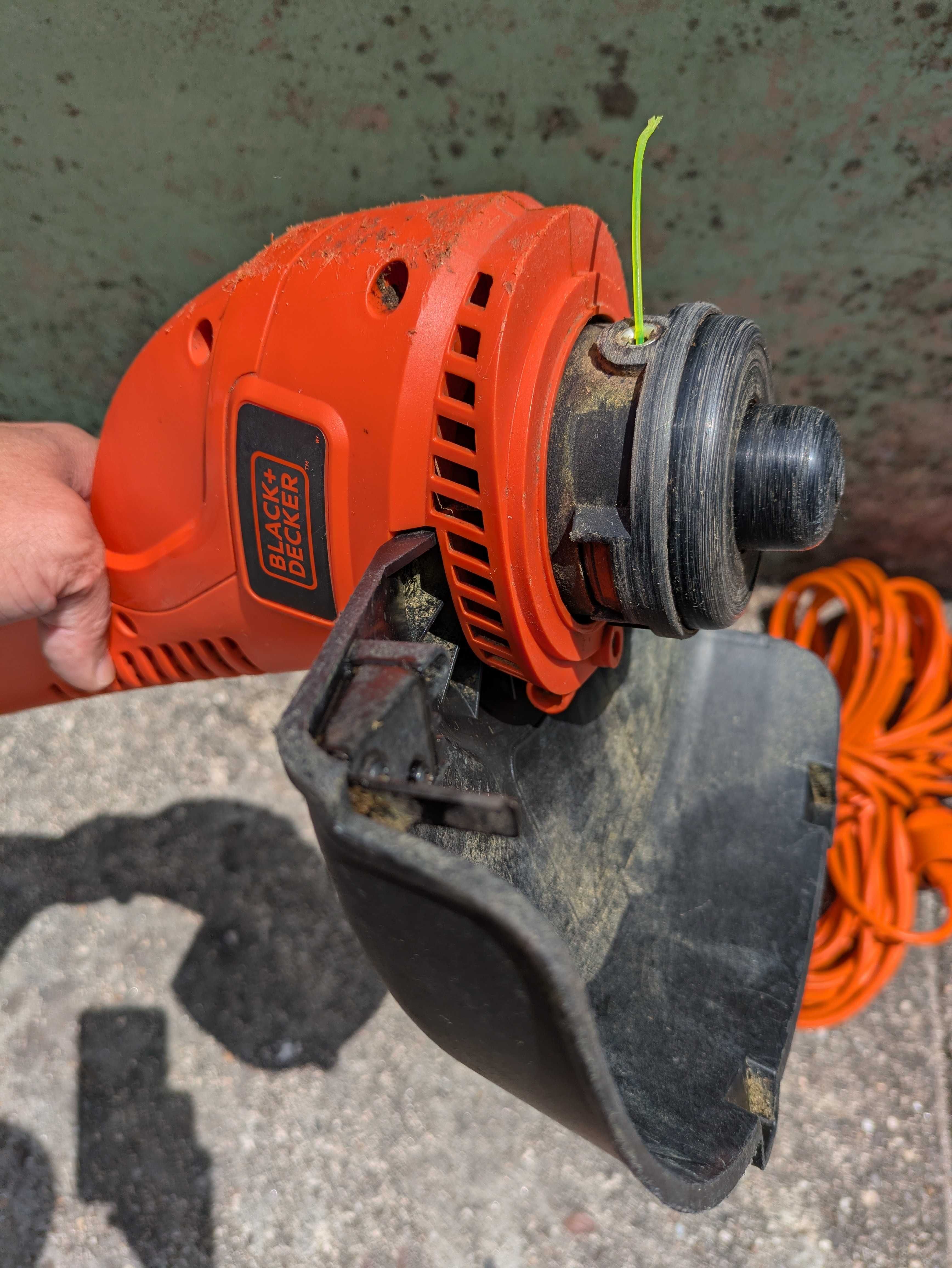 Aparador de Relva Black+Decker GL250 + BÓNUS! (Como Novo)