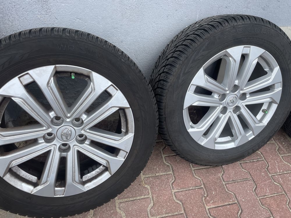Toyota Rav 4  Komplet opony felgi alu 18 cali