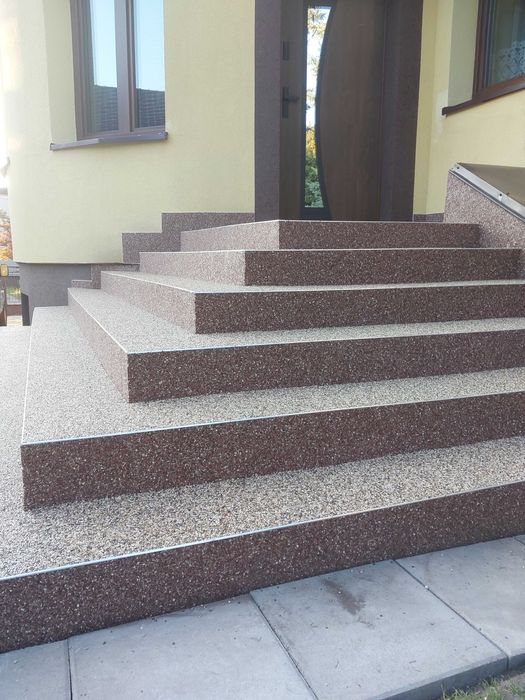Kamienny dywan balkon taras schody