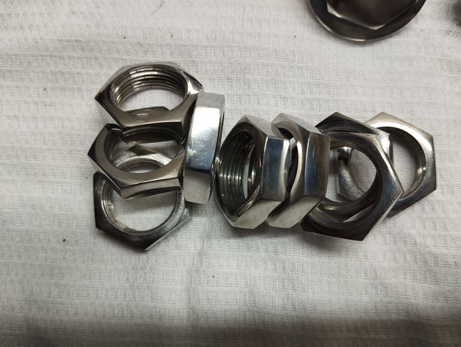 Ява гайки вилки та осі колеса нержавійка