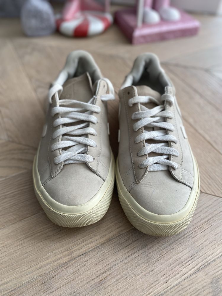 Buty veja skora