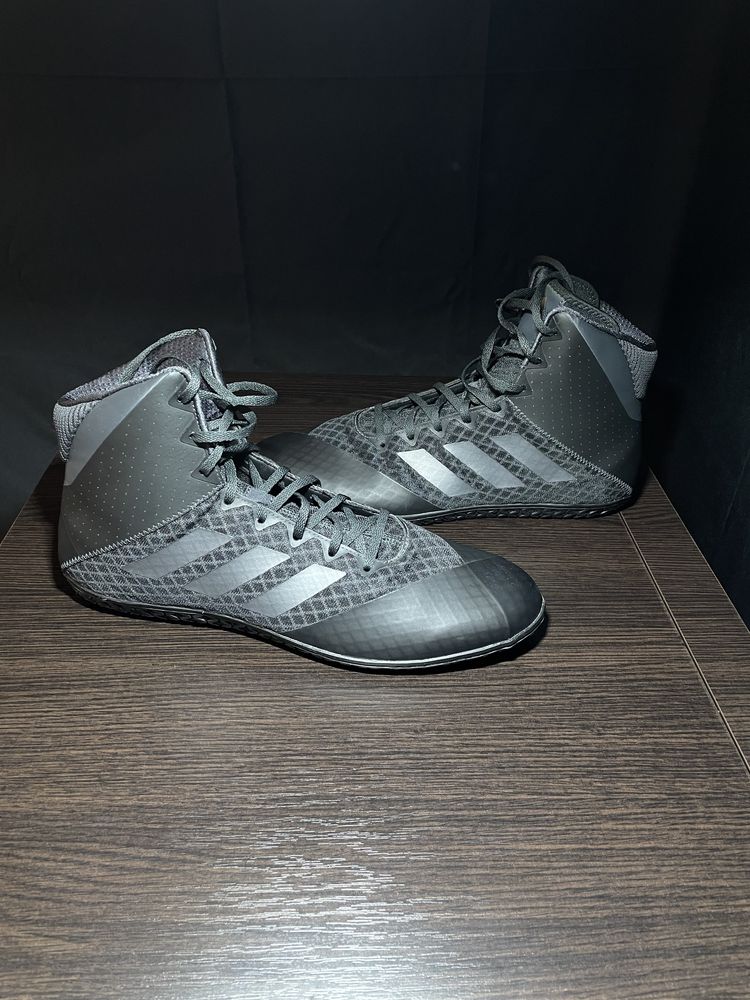 кросівки боксерки/борцовки 50 розмір Adidas Mat Wizard 4 Carbon-Black