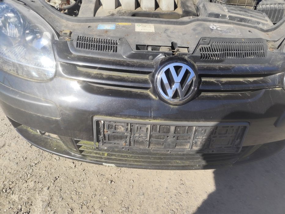 VW Golf V zderzak przód przedni czarny grill LC9Z
