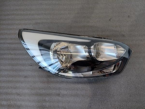 Ótica / farol direita KIA Rio III (UB)