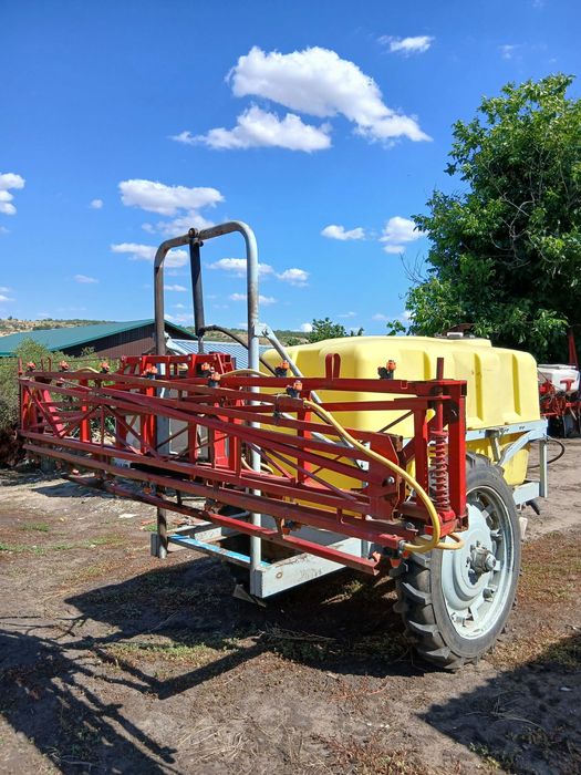 Продам прицепний  оприскувач