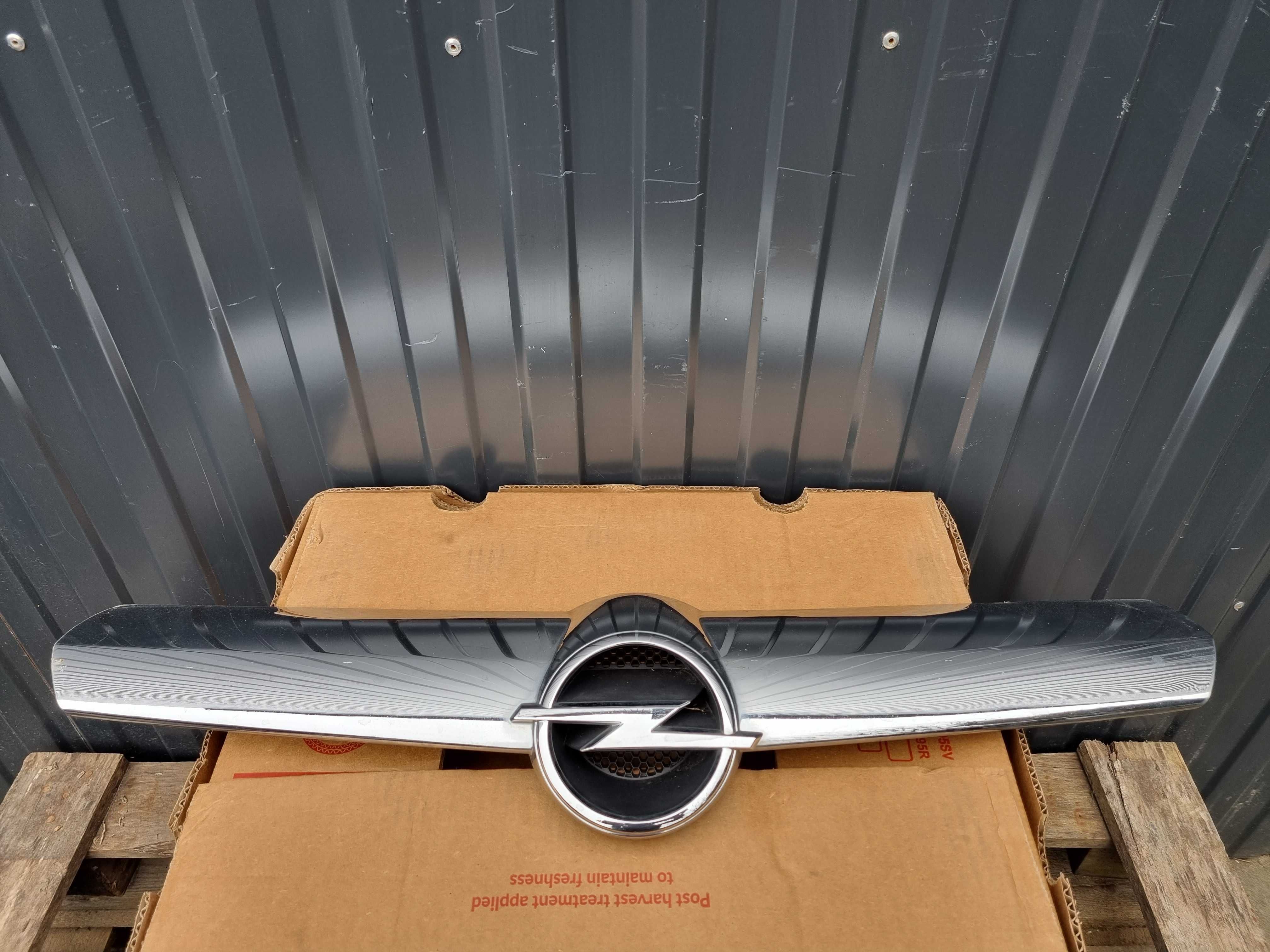 Opel Corsa D Listwa Chrom Atrapy Chłodnicy