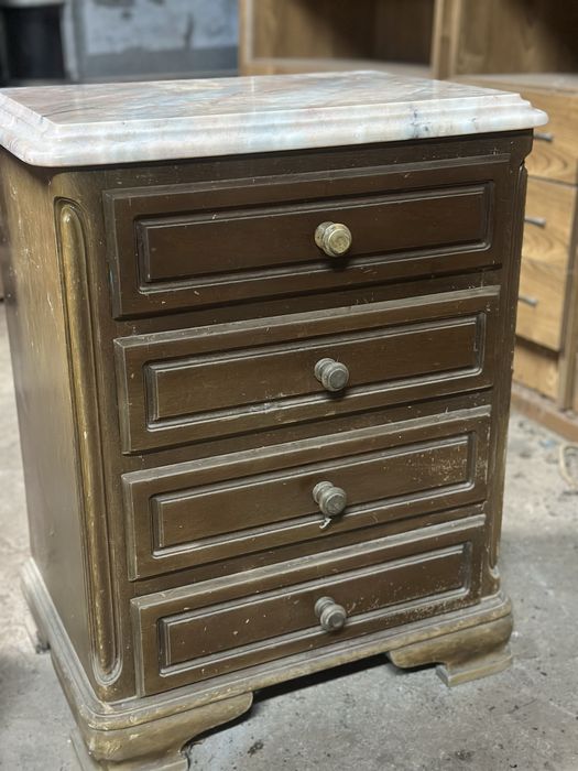 Mesas de cabeceira com mármore