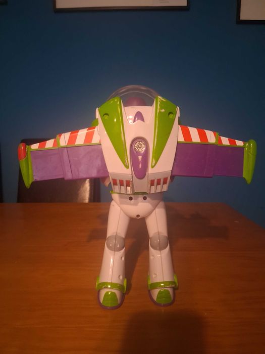 Brinquedo Buzz lightyear 30 cm