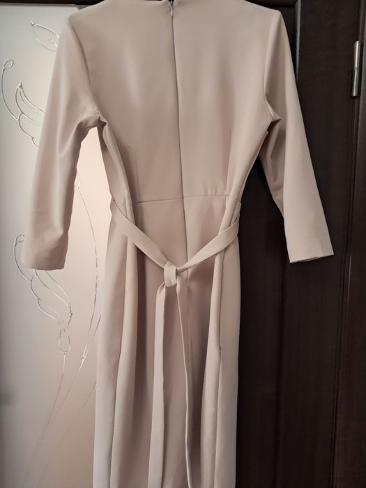 Продам нарядне жіноче плаття.