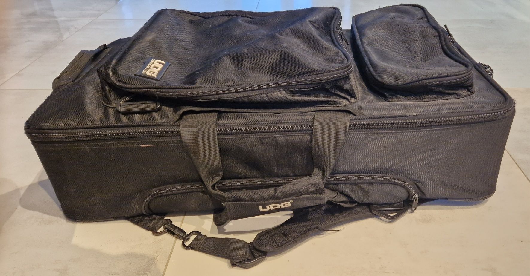 UDG Ultimate Midi Controller Backpack L Torba do kontroler pionieer DD