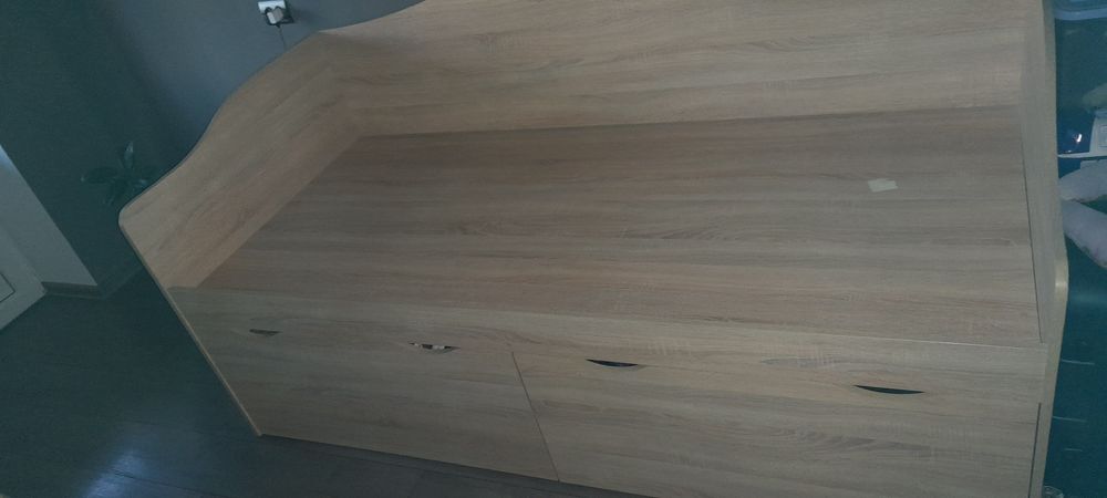 Ліжко односпальне.