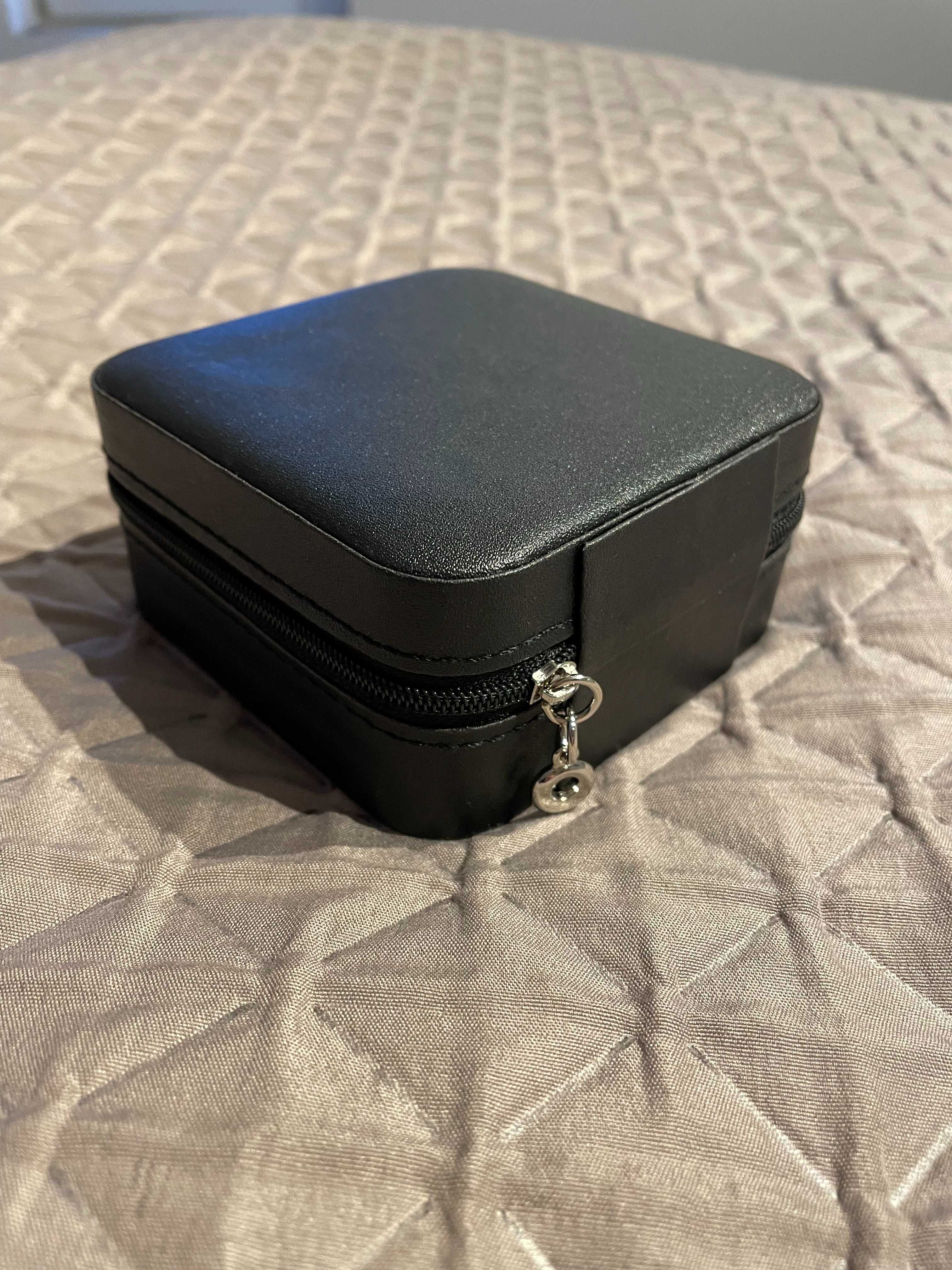 Pudełko na biżuterię nowe czarne 10x10x5cm