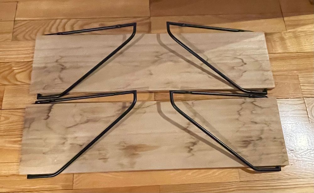 Półka ścienna drewniana