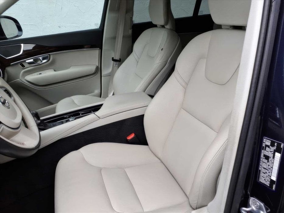 Volvo XC90 T6 Momentum      2019