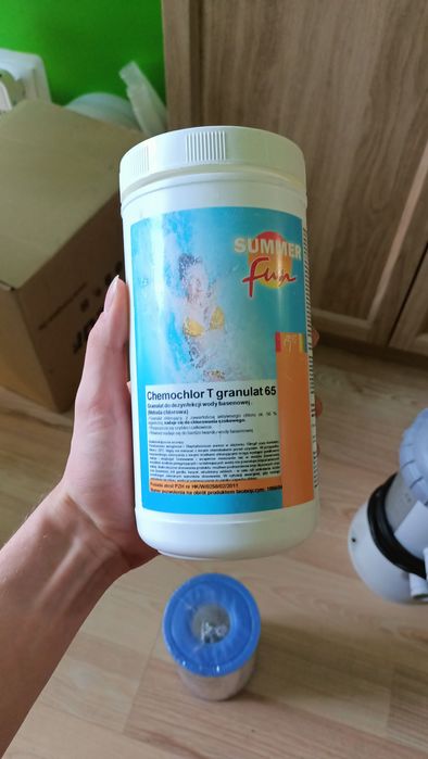pompa basenowa z chlorem