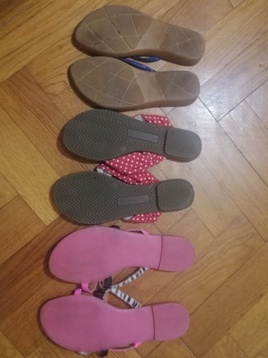 Тапочки, шльопанці, шлепки, тапулі